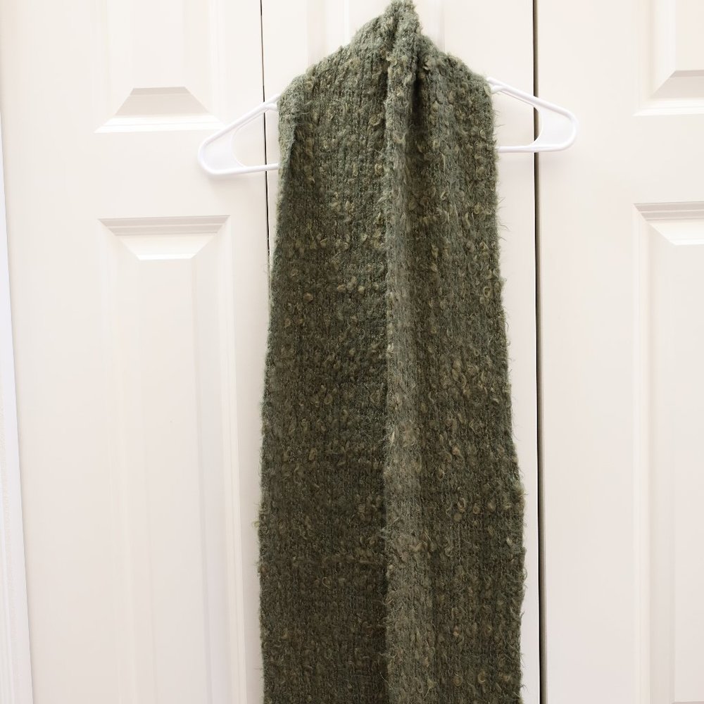 Cejon Green Scarf